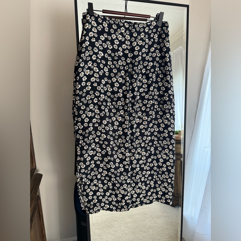 Reformation Daisy Midi Skirt Side Slit Black Floral White Daisies